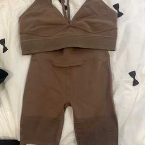 Fabletics Jeni Sports Bra/workout shorts